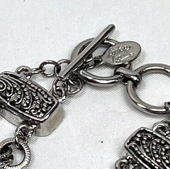 Cookie Lee Silver Tone Black stone Toggle Bracelet Adjustable - Picture 2 of 6